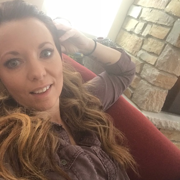 Meet your Posher, Erica - Picture 4 of 4